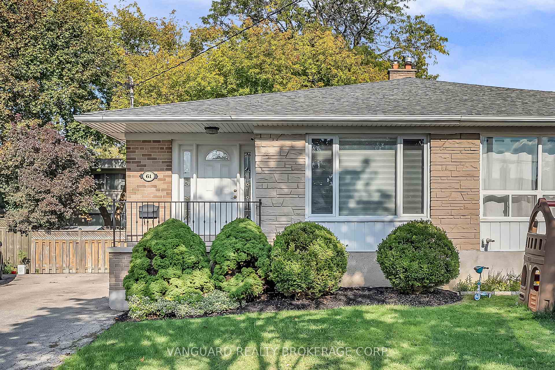 nahphoto.jpg|235\W12432235_1.jpg|/propertyphotos/235/W12432235_1.jpg