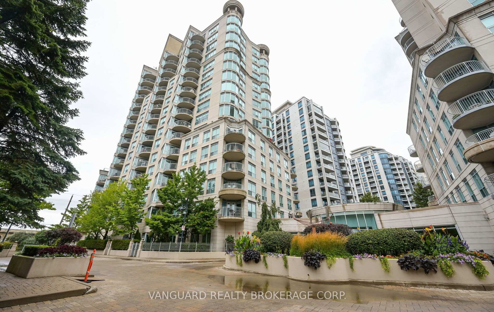 nahphoto.jpg|273\W12397273_1.jpg|/propertyphotos/273/W12397273_1.jpg