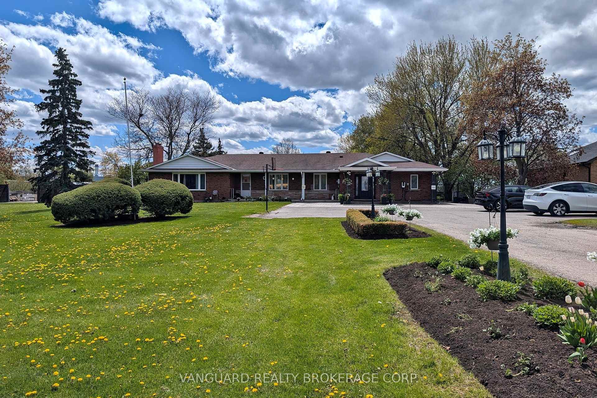 nahphoto.jpg|324\W13124324_1.jpg|/propertyphotos/324/W13124324_1.jpg