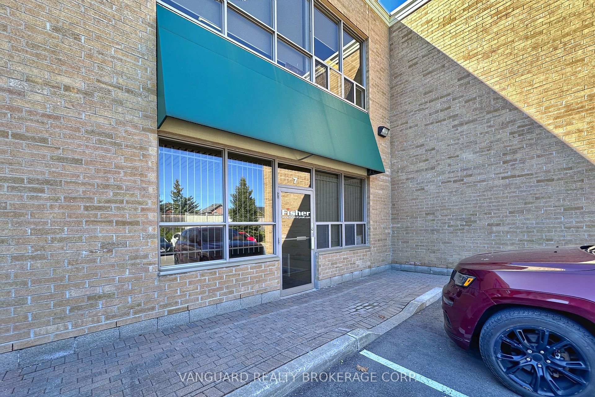 nahphoto.jpg|330\N13539330_1.jpg|/propertyphotos/330/N13539330_1.jpg