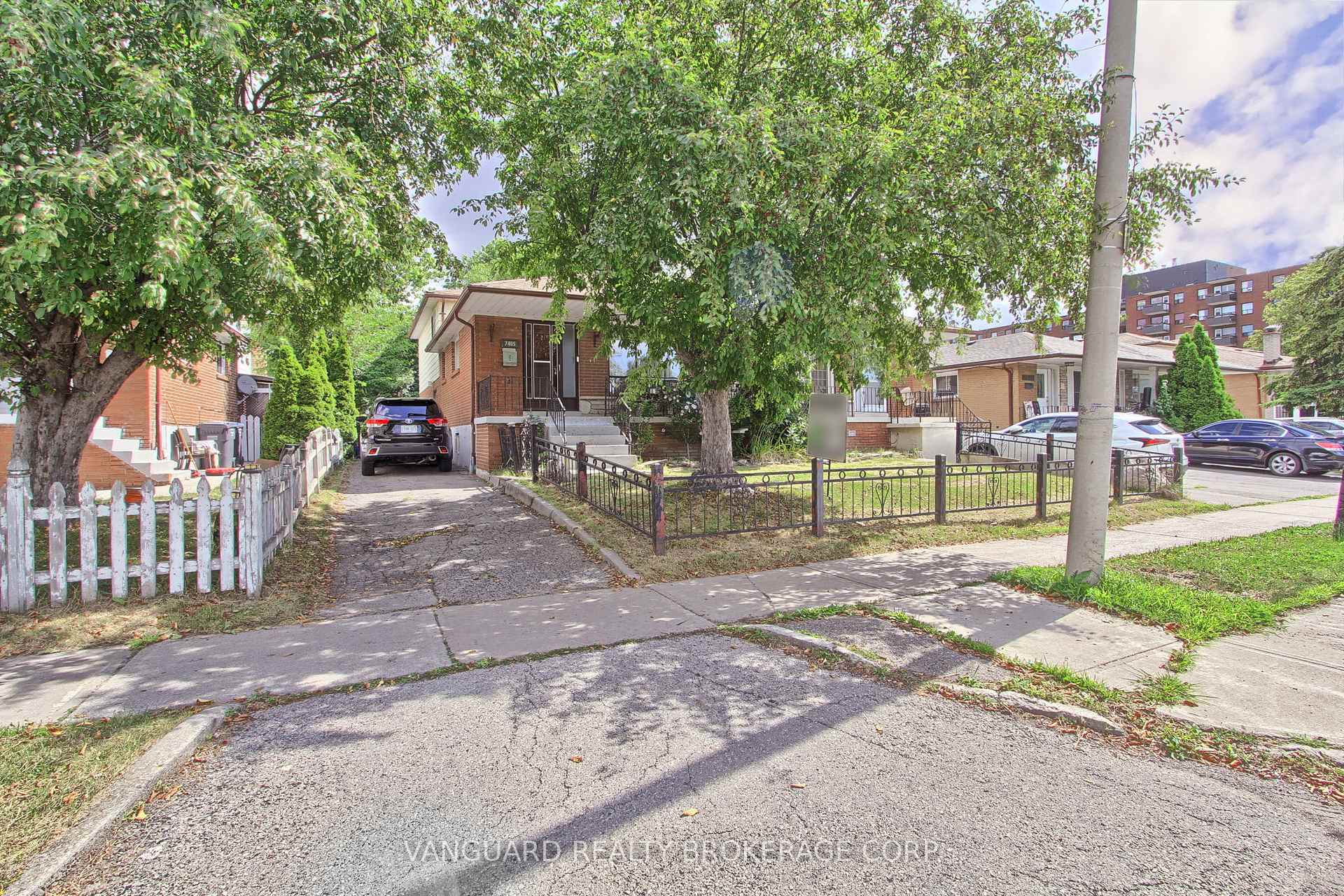 nahphoto.jpg|699\W12302699_1.jpg|/propertyphotos/699/W12302699_1.jpg