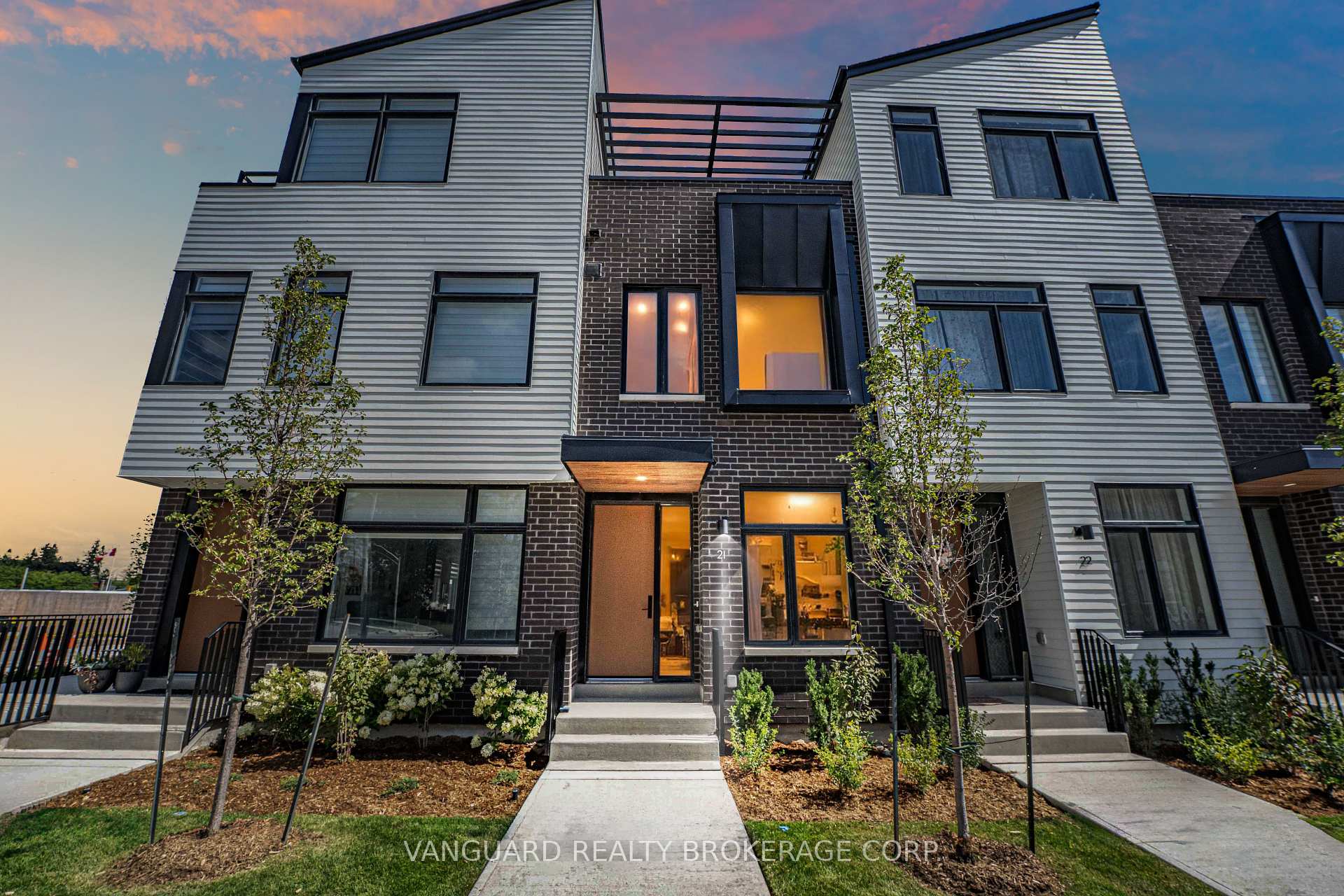 nahphoto.jpg|703\W12362703_1.jpg|/propertyphotos/703/W12362703_1.jpg
