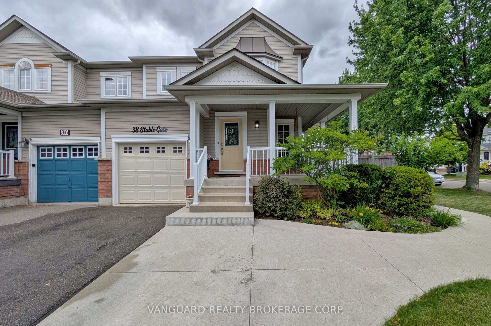 nahphoto.jpg|808\W12258808_1.jpg|/propertyphotos/808/W12258808_1.jpg