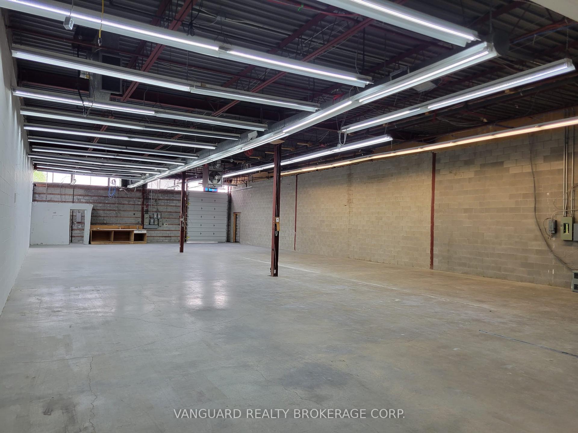 nahphoto.jpg|822\W12304822_1.jpg|/propertyphotos/822/W12304822_1.jpg