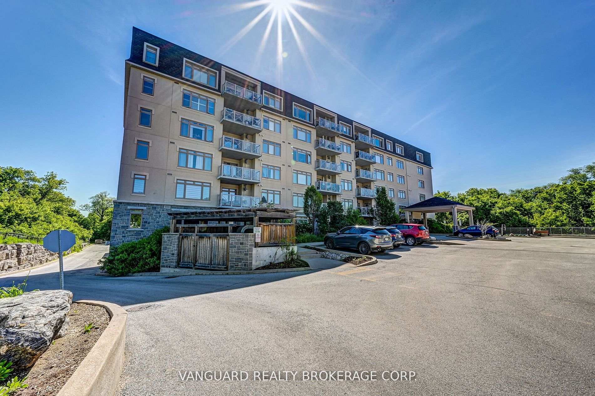 nahphoto.jpg|832\N12124832_1.jpg|/propertyphotos/832/N12124832_1.jpg