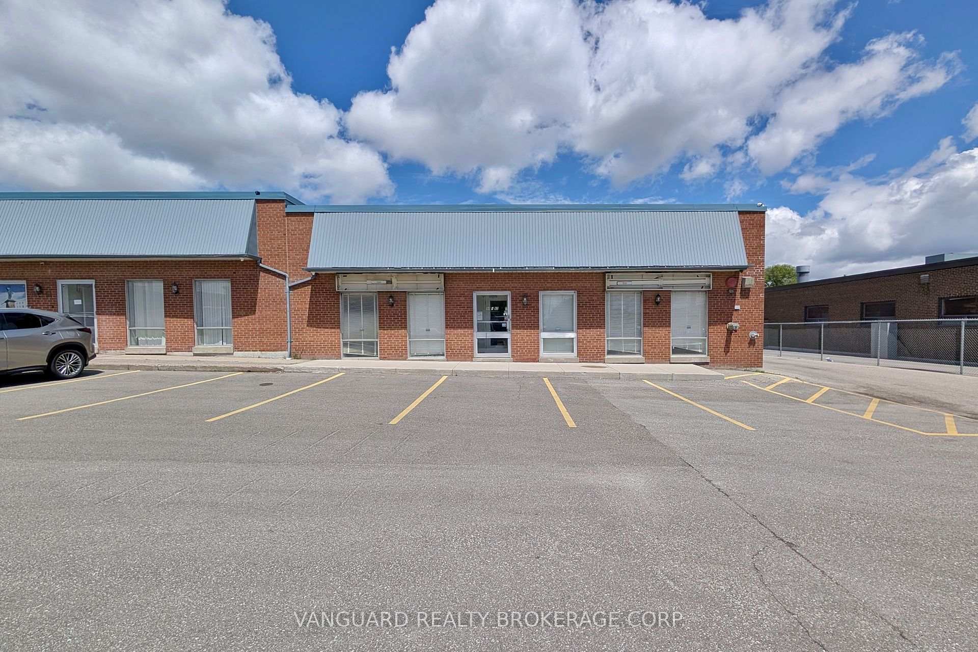 nahphoto.jpg|898\W13466898_1.jpg|/propertyphotos/898/W13466898_1.jpg