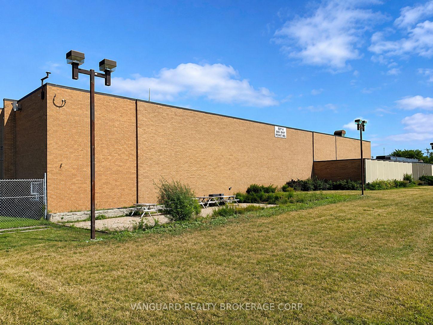 nahphoto.jpg|992\W13705992_1.jpg|/propertyphotos/992/W13705992_1.jpg
